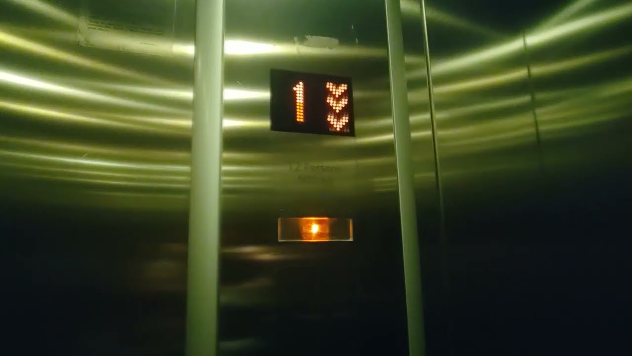 Double doors! Kone MonoSpace 500 MRL traction elevator at Forum shoping center,  Niš, Serbia