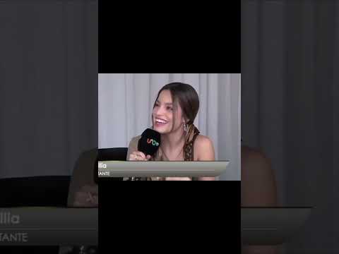 emilia mernes cantando
