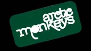 Video thumbnail of "Arctic Monkeys-When the sun goes down"