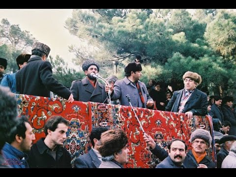 Mirzə Xəzər Xəlil Rza Ulutürkün 'Davam edir 37' şeirini deyir