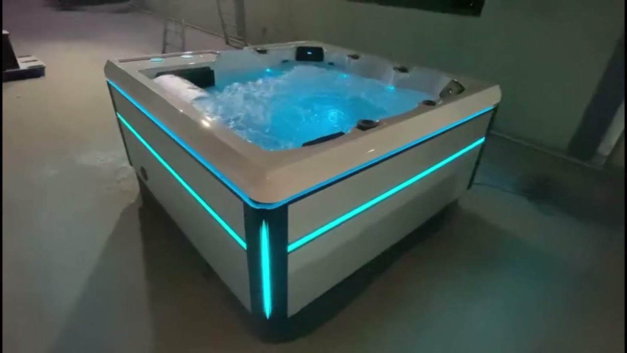 Outdoor jacuzzi for 5-6 person