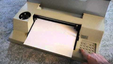 Hewlett Packard HP 7475A Plotter with IEEE interface - selection and pick up of pen