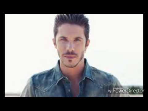 Νίκος Οικονομόπουλος -