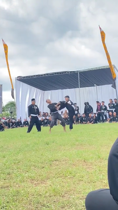 fisik siswanya jadi kena kepala langsung bangun lagi #psht #sambungpsht #shortvideo #fypシ゚viral