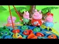 Pig George e Familia Peppa Pig Pescando No Laguinho!!! Em Portugues TototoyKids