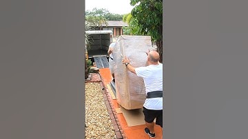 How to load a 1,000 pound gun safe horizontally into a small trailer #gunsafe
