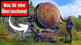 Bunker surprises at the Atlantic Wall ! Mini submarine and antiaircraft searchlight !