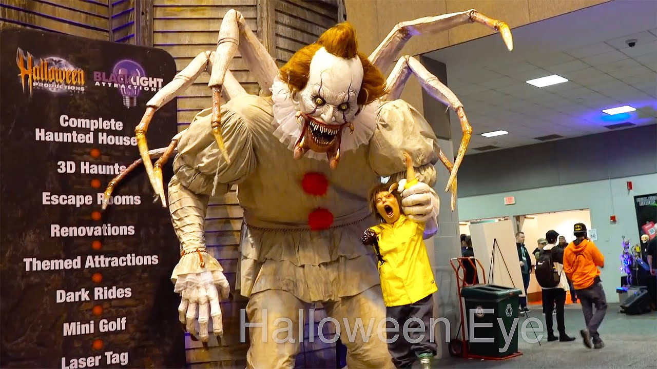  Giant Scary Animatronics! IT Pennywise Clown, Krampus | Transworld HAA Haunters Tradeshow