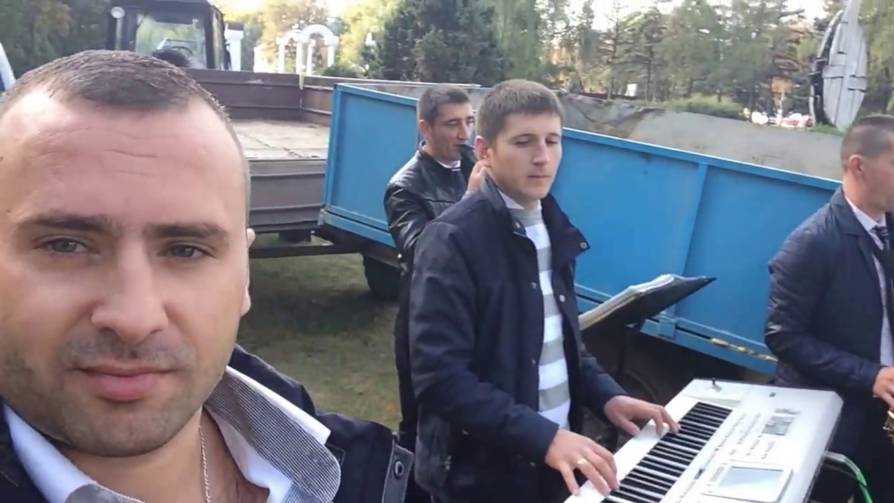 Ziua vinului Ungheni 2016 Alexandru Galit cu toba