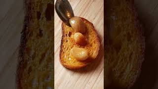 Chili Oil Garlic Confit #chilioil #garlic #garlicconfit #toast #asmr #shorts