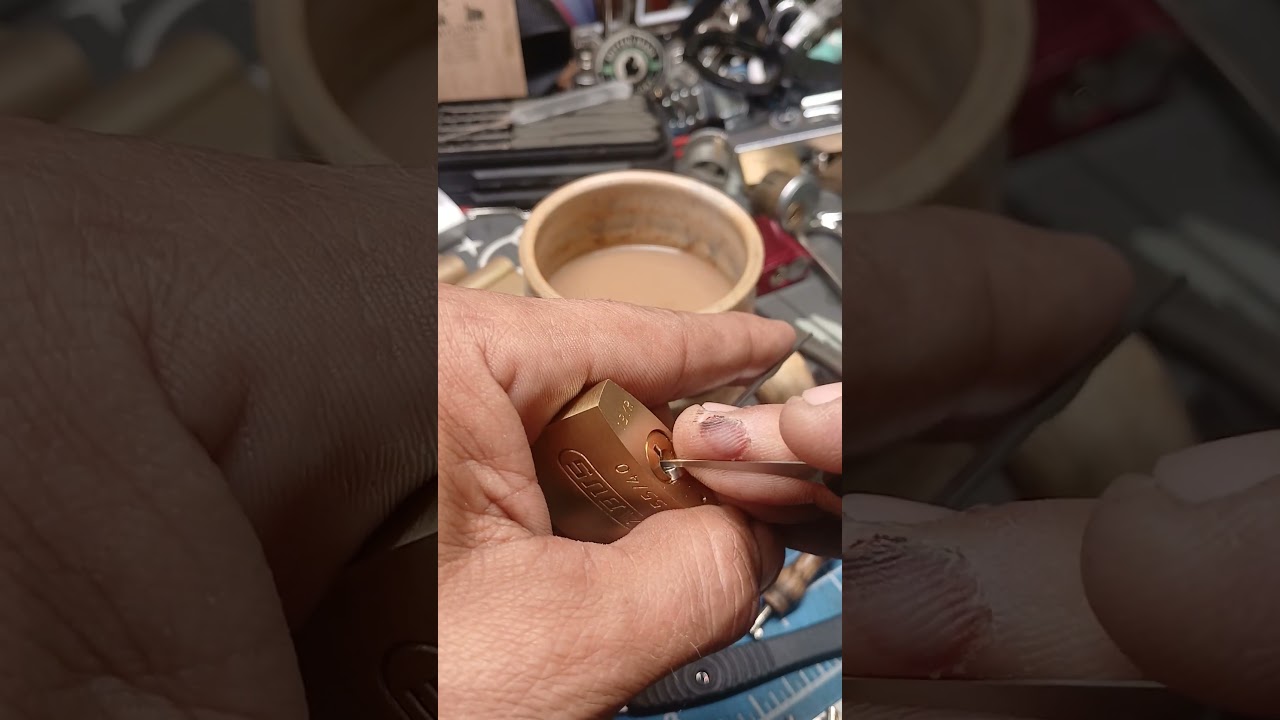 Coffee and a Lock - Abus 55/40