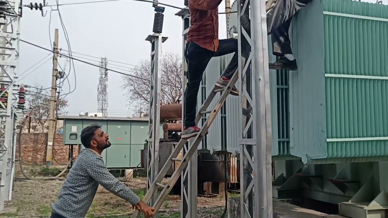 11 kV substation me L/A ko change karte time and tool kit