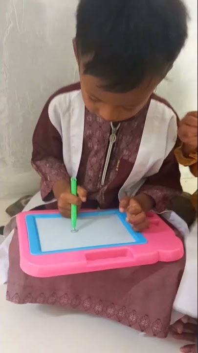 MAINAN PAPAN TULIS AJAIB