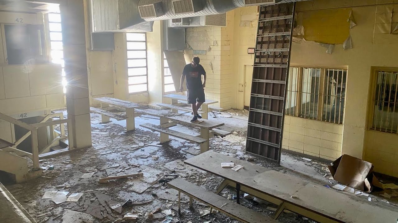 Exploring Inside New Orleans Abandoned Jail Prisoners Were Left to