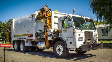 Peterbilt 320 Labrie Cool Hand Garbage Truck