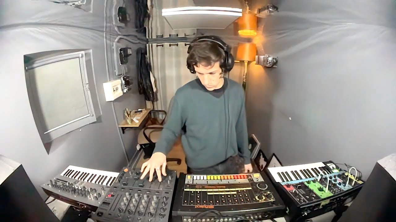 LIVE HYPNOTIC TECHNO n°2 // Roland TR-808, Moog Grandmother