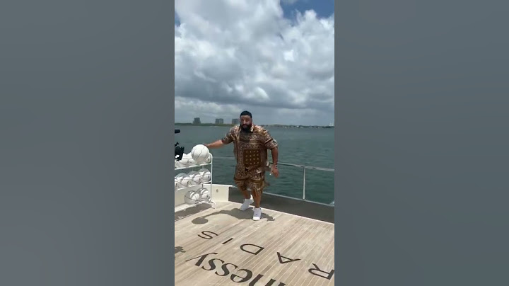 DJ Khaled Shows Off His Basketball Skills 😂