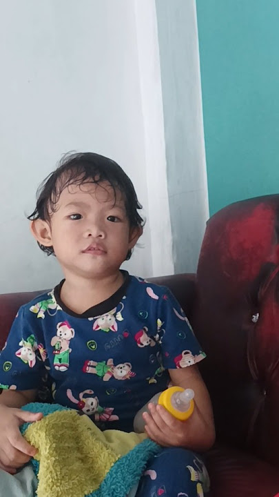 Nai dan Away niruin kakak bersin. Haatchiim!! #bersin #baby #anakkecil