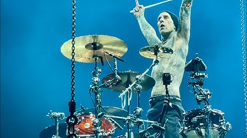 Travis Barker - Drum Solos - Blink-182 Live in Manchester