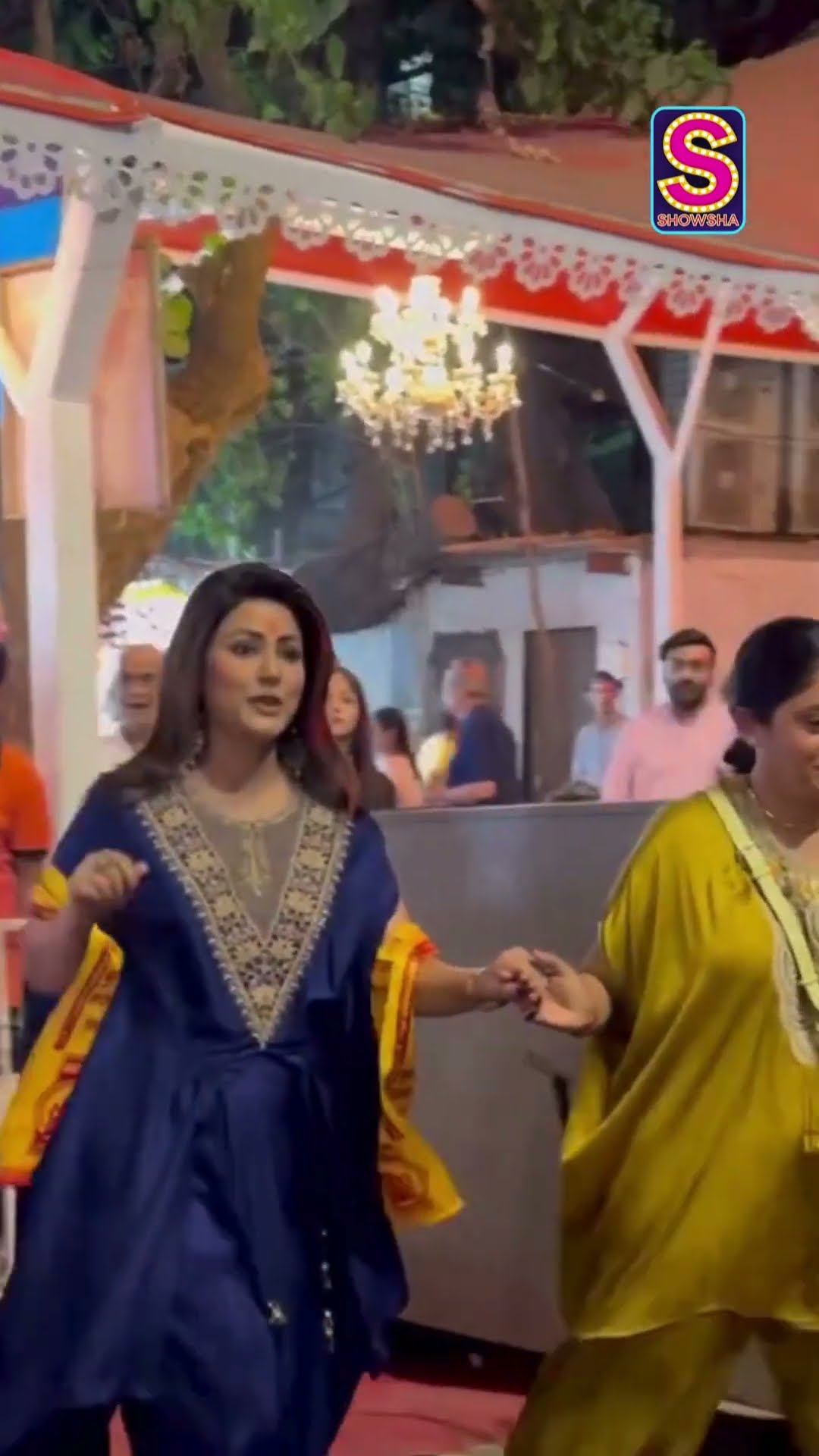 Hina Khan Seeks Blessings At Siddhivinayak Temple In Mumbai | Hina Khan News | #Shorts | N18G