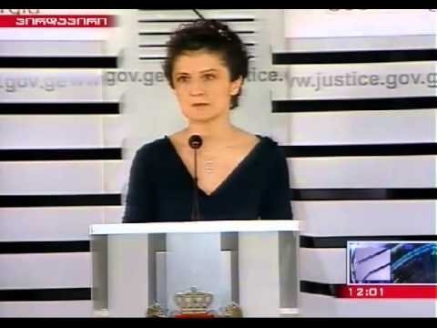 უფასო პირადობა სრულწლოვან დევნილებს