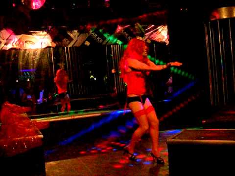 Maxine Pad Performing La Roux's "Tiger Lily"