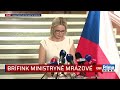 Ministryně Mrázová musela zadržovat slzy. Otevřeně hovořila o těžkém období s dětmi a bydlení