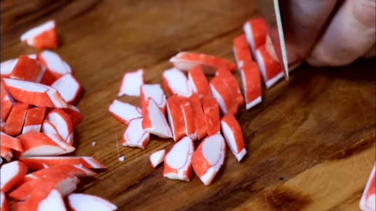 Лучший КРАБОВЫЙ салат. На самом деле все просто и НЕВЕРОЯТНО вкусно ...