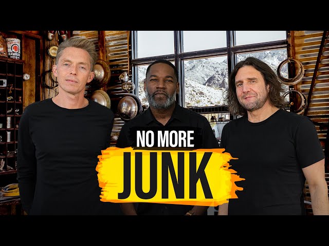 The NO JUNK Rule | The Minimalists Ep. 430 class=