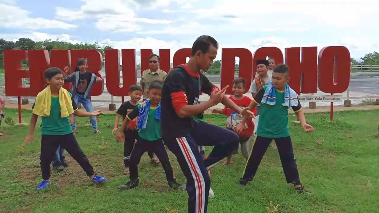 TEATER WISATA EMBUNG DOHO