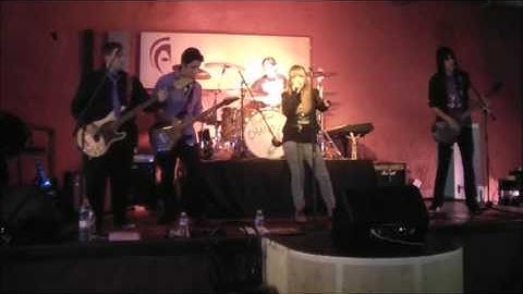 Ignorance (Paramore) - Please Wait (Sala Atenea 5/12/12)
