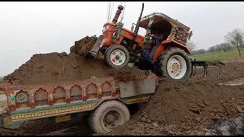 Fiat AlGhazi Tractor is loading Soil clay on trolley | Alghazi Tractor stunt | Tractor and trolley