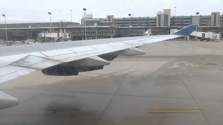 Delta Air Lines 747-400 Pushback & Smokey Engine Startup HD