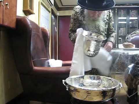Tosh Rabbi ZY U Washing His Hands