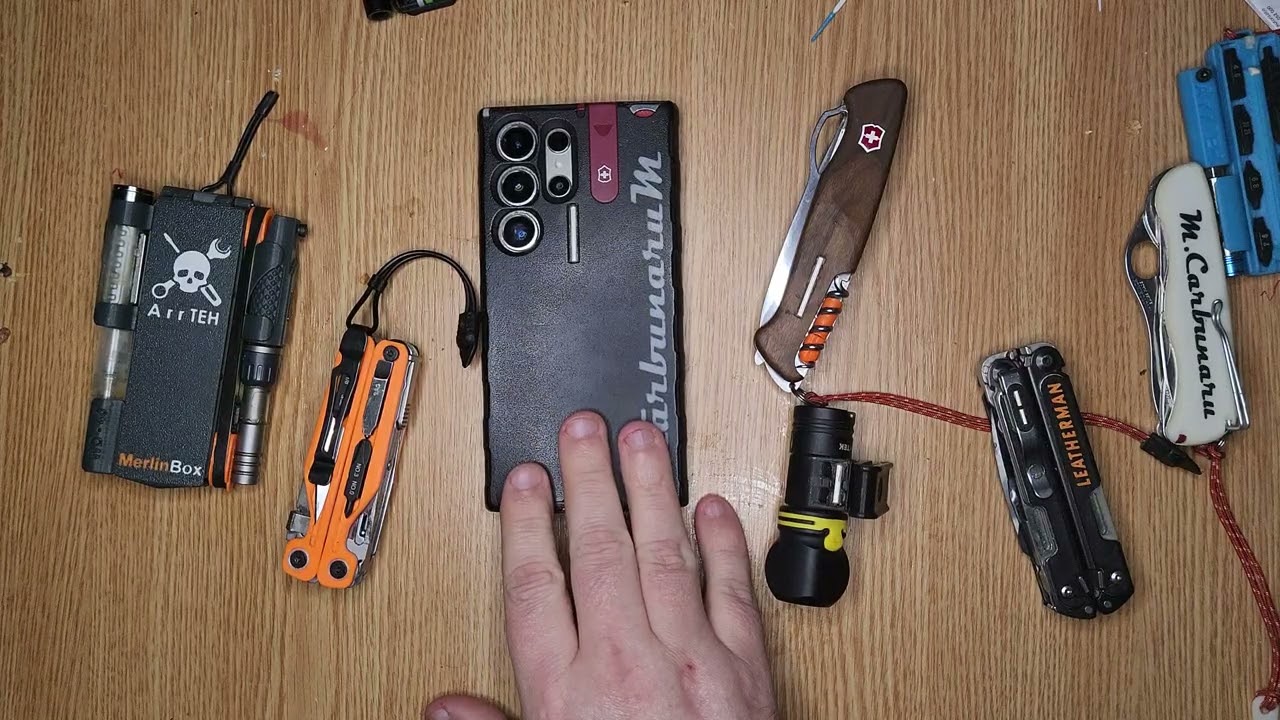 Светящиеся в темноте и тритий в многофункциональных инструментах