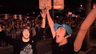 Miniatura del video "All Time Low - Lost In Stereo (Official Music Video)"