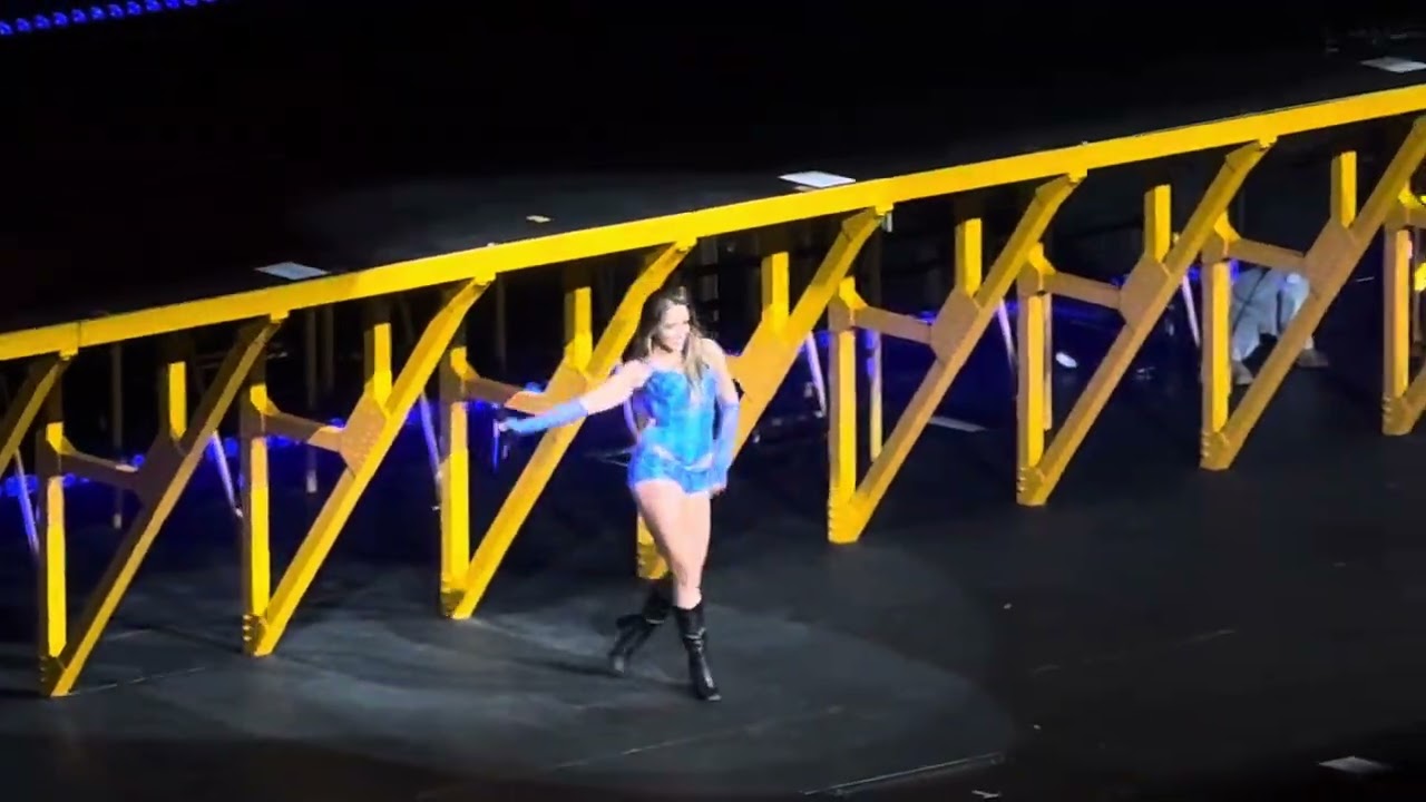 Tate McRae - Sports Car & Greedy. Live from the O2 Arena London 24th June 2025