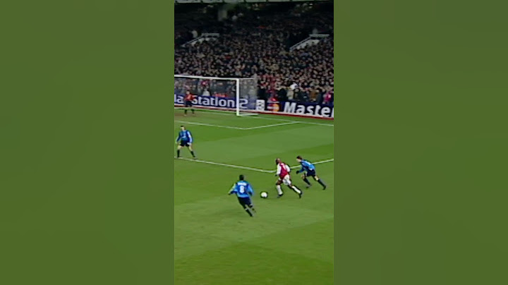 UNREAL! BERGKAMP'S CHIP AGAINST BAYER 04 LEVERKUSEN 🍟