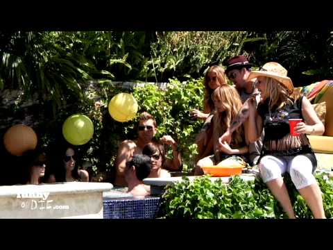 the-making-of:-zac-efron's-pool-party