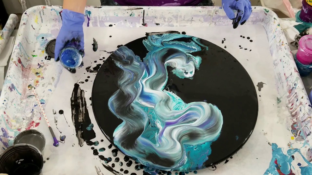 (393) round acrylic pour with black negative space - YouTube