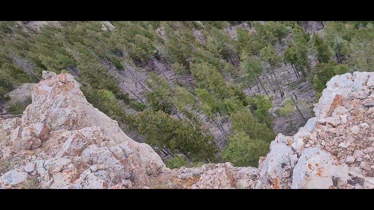 Pryor Mountains looking for caves and on the lookout for bears