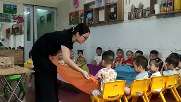 Tiết học cảm thụ âm nhạc của em Mít II mầm non Bình Minh KĐT Đại Thanh