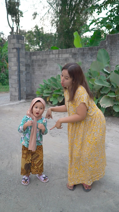 Mothers wearing skirts #nabeldanmama