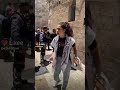 حالات واتس اب فلسطينيه صهيوني يدفش بنت فلسطينيه شوفو ردت فعلها