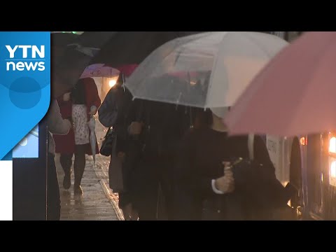 [날씨] 이례적인 호우, 돌풍·벼락 동반...해안가 강풍특보 / YTN