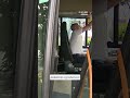 Na mestni avtobus v Ljubljani padlo drevo