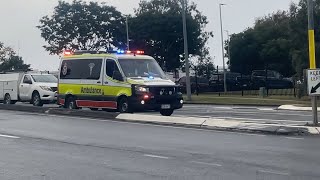 (RUMBLER) QAS Black Bumper 5122 Responding Code 1 To Urgent Medical Aid Past Durack Station 18 