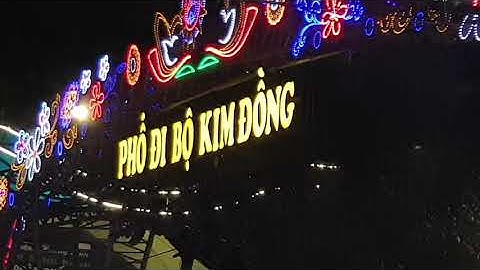 Uống trà đá tại phố đi bộ Kim Đồng thành phố Cao Bằng