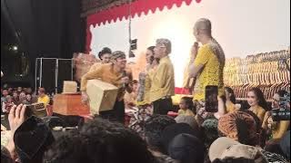 Cak Percil and friends share door prizes