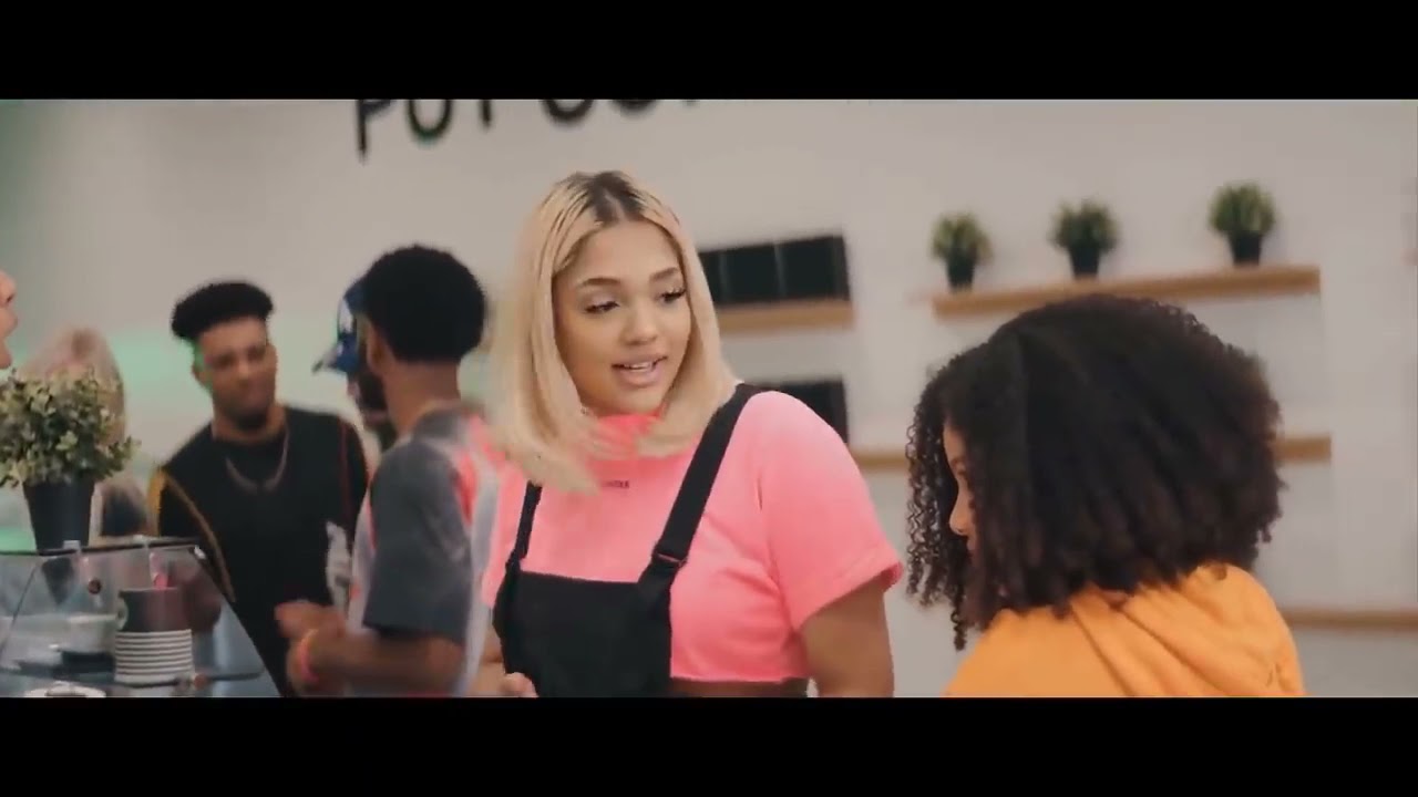 NLE CHOPPA AND BLUEFACE STEAL KAREN'S 5 DOLLARS ON A DONUT SHOP full vid (HILARIOUS)